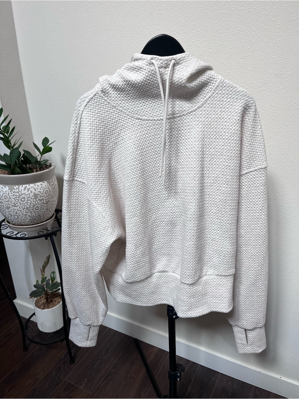 Old Navy Cream Waffle-Knit Pullover Hoodie